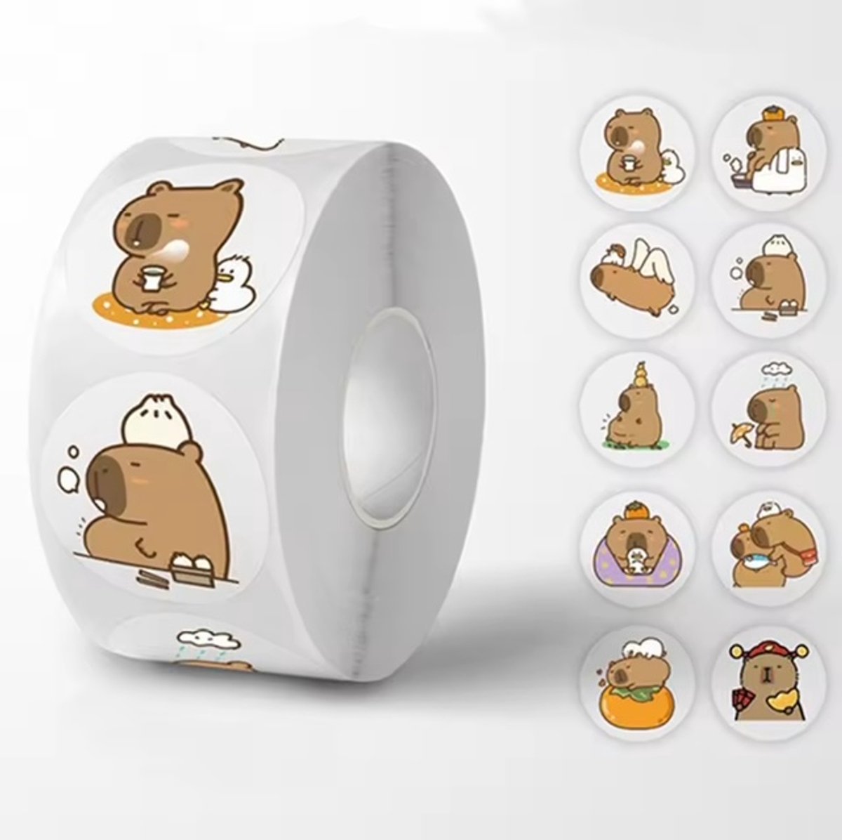 500 Stickers Op Rol - Capybara - Dieren - Dier - Capibara - Beloningsstickers - Stickers Kinderen En Peuters - Zindelijkheidstraining - Sluitsticker - Sluitzegel - Oefenstickers - Beloning - School - Inpakken - Beloningssysteem - Jongens en Meisjes